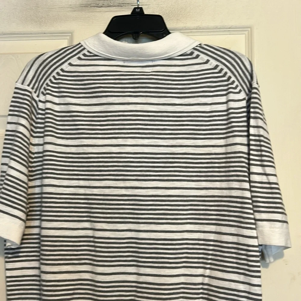 Banana Republic Gray and White Striped Polo Shirt/Sweater Size Large